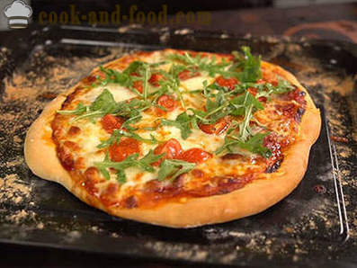Pizza con salsiccia affumicata - la ricetta più semplice