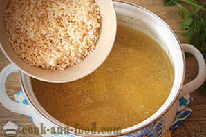 Come cucinare la zuppa di pollo con riso