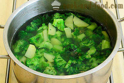 Purea di broccoli zuppa con crema