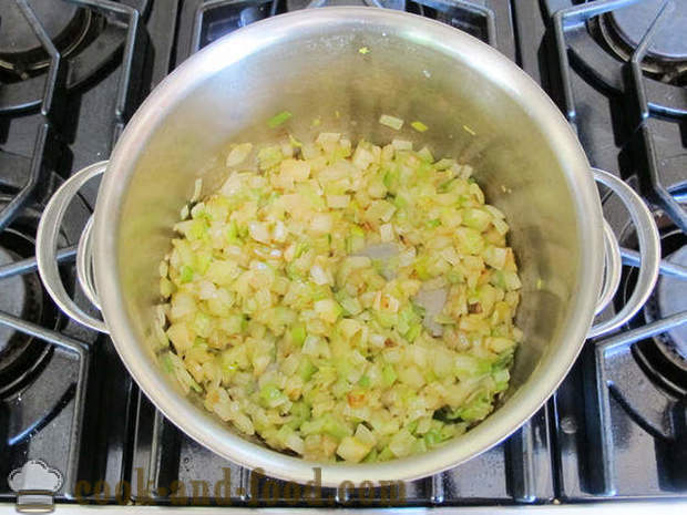 Minestra del pomodoro con i ceci e le verdure