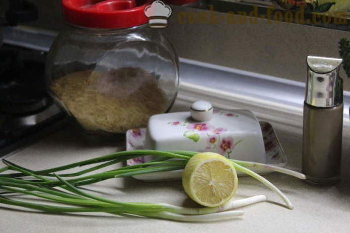 Delicious contorno di riso friabile con panna acida ed erbe - come cucinare un delizioso contorno di riso, un passo per passo ricetta foto