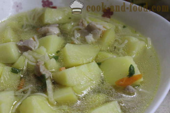Zuppa di vermicelli con pollo e patate - come preparare una deliziosa zuppa di patate con le tagliatelle e pollo, con un passo per passo ricetta foto