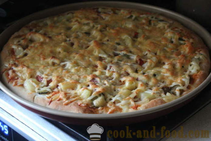 La pizza lievito con carne e formaggio in casa - passo dopo passo ricetta foto-pizza con carne tritata nel forno