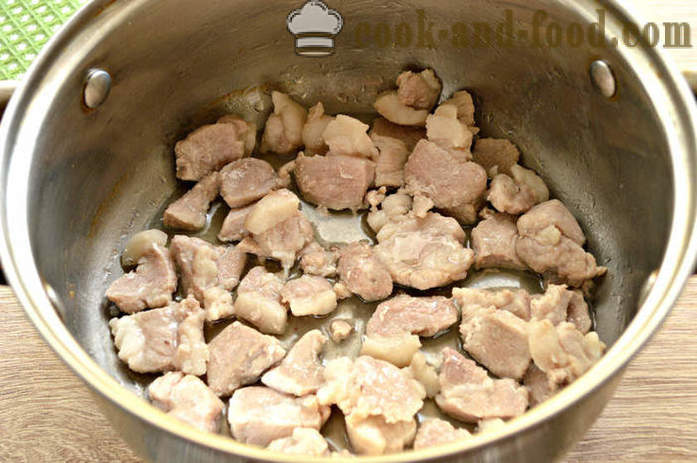 Sugo di maiale saporita con la farina - come cucinare la carne di maiale sugo di grano saraceno, passo dopo passo ricetta foto