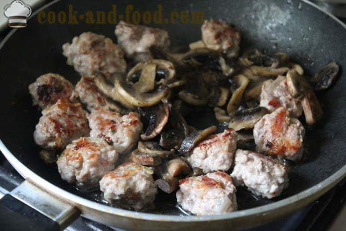 Polpette di maiale con funghi e salsa di panna - Preparazione polpettine di carne e funghi tritati, un passo per passo ricetta foto