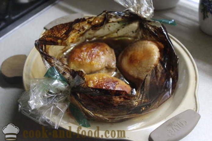 Cosce di pollo al forno nella manica - come un delizioso cosce di pollo al forno in salsa di soia, un passo per passo ricetta foto