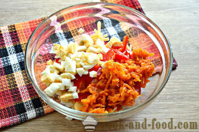 Insalata di formaggio con pomodorini, uova e carota in coreano - Come fare insalata di formaggio, un passo per passo ricetta foto