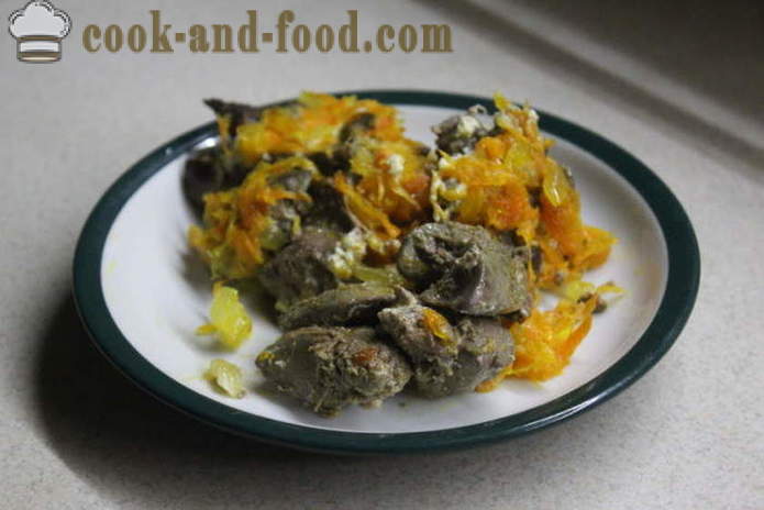 Fegato di pollo arrosto in panna acida, carote e cipolle - come cucinare un delizioso fegatini di pollo al forno, con un passo per passo ricetta foto