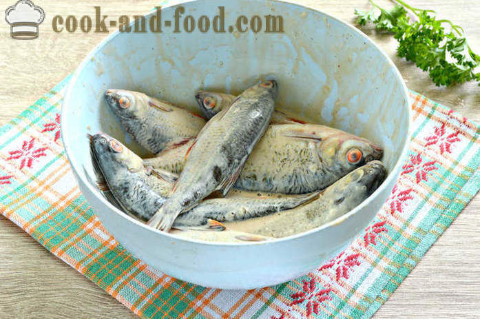 Piccoli pesci al forno - come cucinare un delizioso pesce di fiume piccolo, passo dopo passo ricetta foto