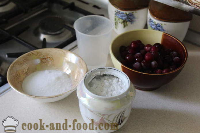 Lievito per dolci con ciliegia-lumaca - come fare una torta di ciliegie come una lumaca da pasta lievitata, un passo per passo ricetta foto