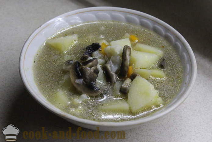 Zuppa cremosa con i funghi e cavolfiore - come cucinare la zuppa con i funghi, un passo per passo ricetta foto