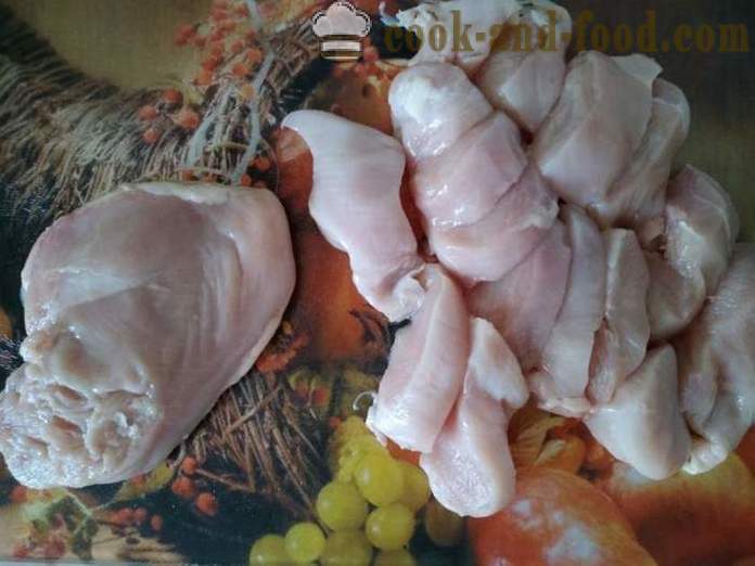 Braciole delizioso pollo in una padella - entrambi deliziosi petti di braciole di cucinare il pollo in pastella, con un passo per passo ricetta foto