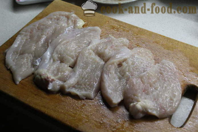 Rotolo di pollo fatta in casa ripieno di spinaci - come fare rotoli di petto di pollo al forno, con un passo per passo ricetta foto