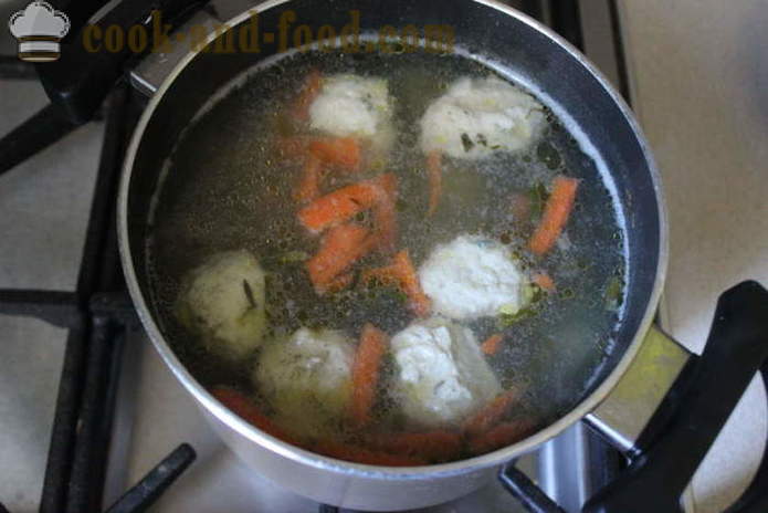 Zuppa di spinaci con panna e gnocchi - come cucinare la zuppa di spinaci surgelati, passo dopo passo ricetta foto