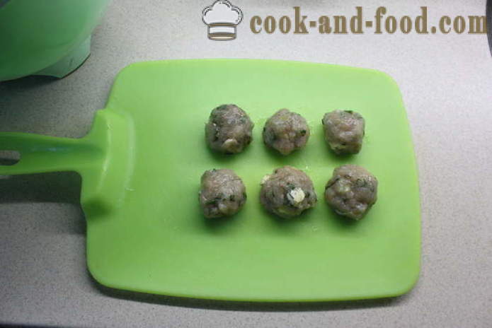 Minestra della polpetta di pollo tritato - come fare polpette di zuppa di carne macinata, un passo per passo ricetta foto