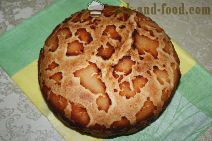 Pane fatto in casa con un croccante al forno - come cuocere il pane bianco in casa, passo dopo passo ricetta foto