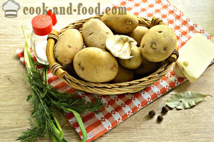 Patate novelle bollite con aglio ed erbe aromatiche - come cucinare patate gustoso e correttamente passo dopo passo ricetta foto