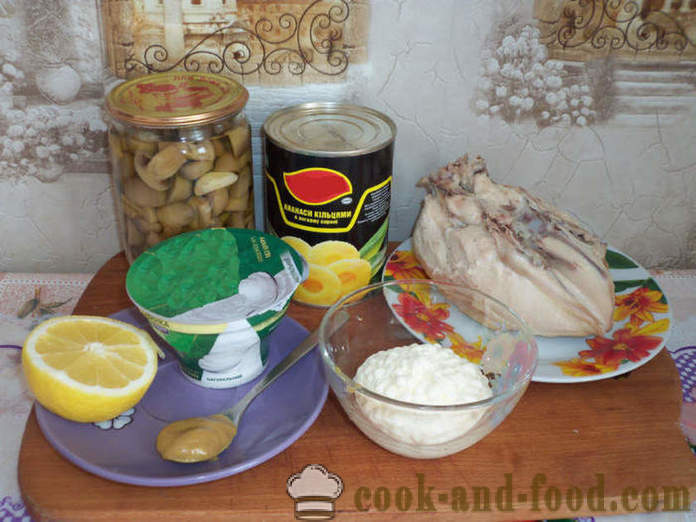 Insalata di pollo con ananas e funghi - come fare insalata di pollo con ananas e funghi, un passo per passo ricetta foto