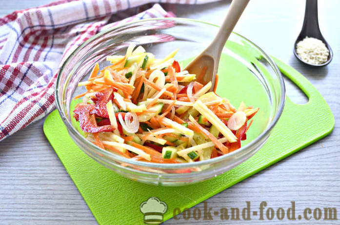 Insalata di verdure fresche con sesamo - come fare un insalata con semi di sesamo e verdure, con un passo per passo ricetta foto