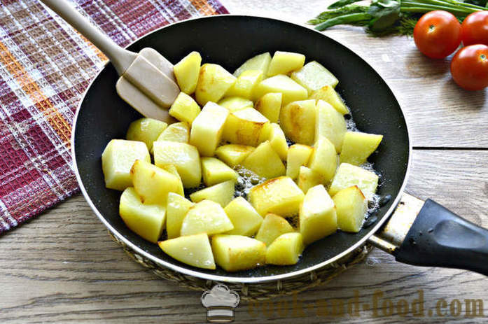 Le patate in umido con carne e verdure - come cucinare deliziose patate in una padella, un passo per passo ricetta foto