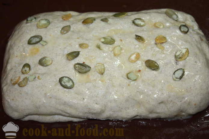 Pane integrale con semi di girasole da una zucca - come fare il pane di farina di grano intero in forno, con un passo per passo ricetta foto