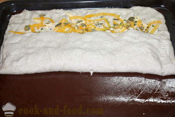 Pane integrale con semi di girasole da una zucca - come fare il pane di farina di grano intero in forno, con un passo per passo ricetta foto