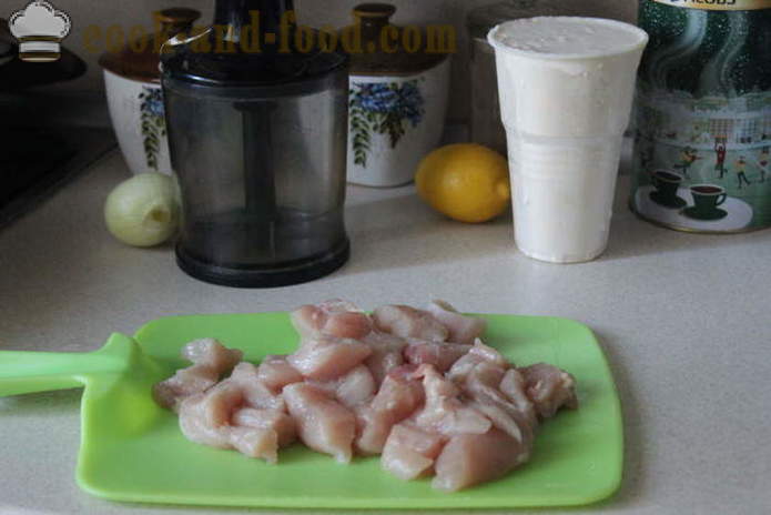 Polpette di pollo tritato con riso e salsa di panna acida - come cucinare le polpette di pollo tritato e riso, con un passo per passo ricetta foto