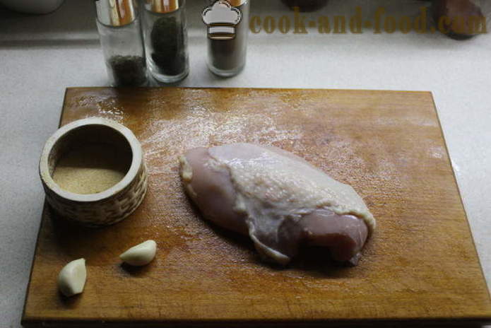 Al forno petto di pollo con miele, aglio e spezie - come cucinare petti di pollo al forno, con un passo per passo ricetta foto