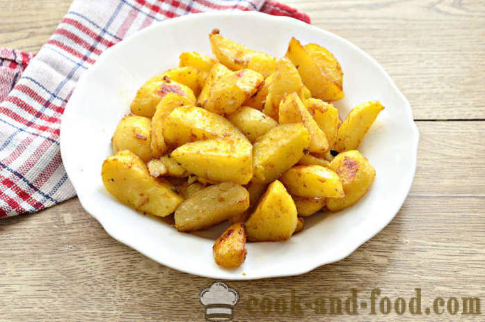 Al forno fette di patate al forno con aglio e salsa di soia - entrambe le deliziose patate al forno, con un passo per passo ricetta foto