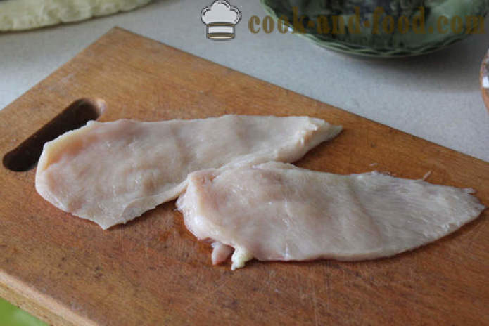 Scaloppa di petto di pollo in una padella - come arrostire uno schnitzel di pollo in una padella, un passo per passo ricetta foto
