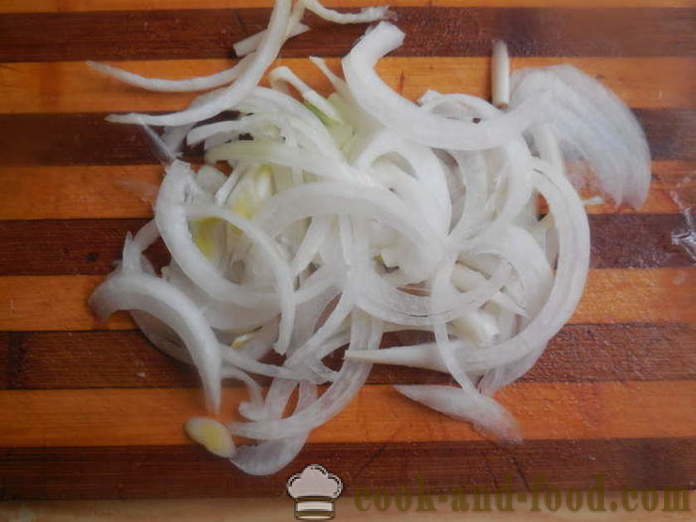 Insalata di bietole bollite e crauti con mele e zenzero - Come fare un'insalata di cavolo in salamoia, un passo per passo ricetta foto