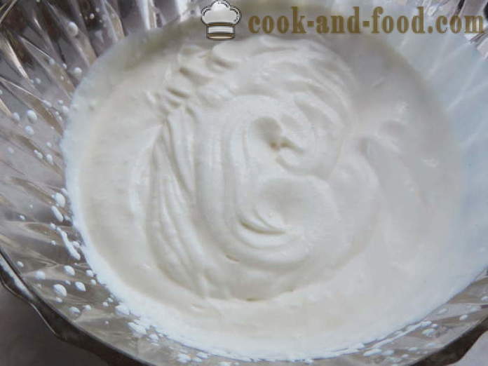 Gelato al caramello dal latte senza uova - come preparare il gelato fatto in casa senza uova, passo dopo passo ricetta foto