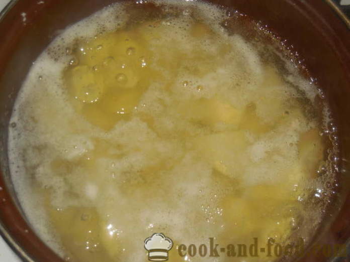 Rotoli Delicious di pane pita con patate e salsiccia - Preparazione rotoli di pita farciti, passo dopo passo le foto delle ricette