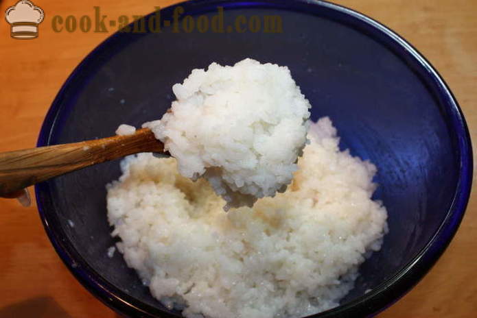 Miglior riso sushi con aceto di riso - come cucinare il riso per il sushi a casa, passo dopo passo ricetta foto