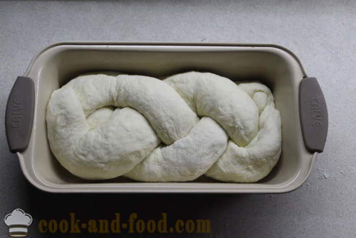 Pane cotto lievito con olive e peperoni - come cuocere il pane italiano in forno, con un passo per passo ricetta foto