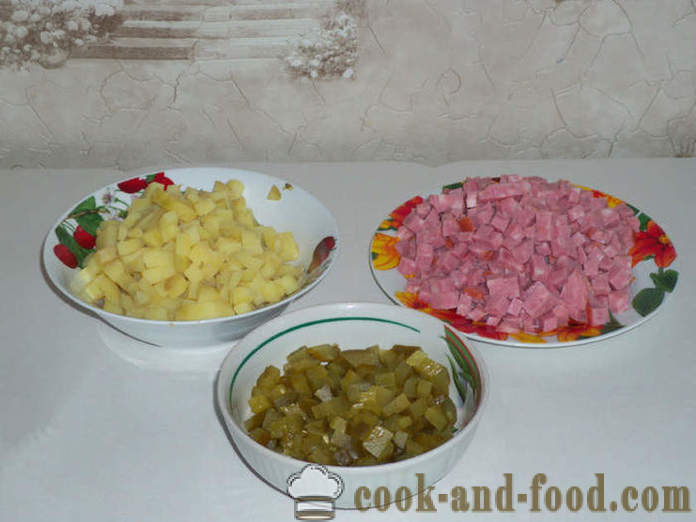 Salad Orologio di Natale - Come fare un insalata sul notte di Capodanno, un passo per passo ricetta foto