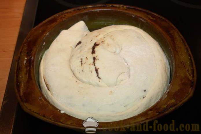 Papavero torta di semi di lievito-lumaca - come rendere papavero torta seme da pasta lievitata, un passo per passo ricetta foto