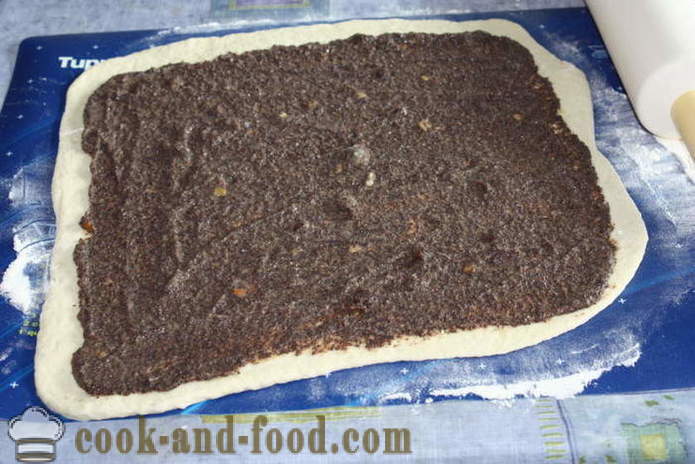 Papavero torta di semi di lievito-lumaca - come rendere papavero torta seme da pasta lievitata, un passo per passo ricetta foto