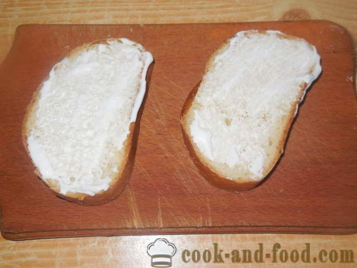 Panini caldi con formaggio e granchi bastoni - Come fare panini caldi in forno, con un passo per passo ricetta foto