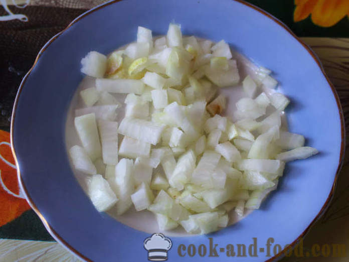 Insalata di melanzane con cipolle e maionese - come frittura di melanzane con maionese, un passo per passo ricetta foto