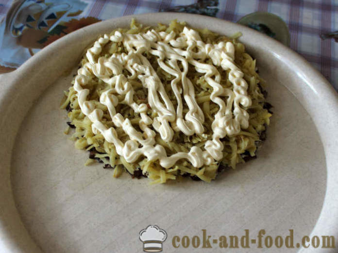 Insalata di funghi semplice con funghi e formaggio - come preparare un'insalata con funghi, un passo per passo ricetta foto