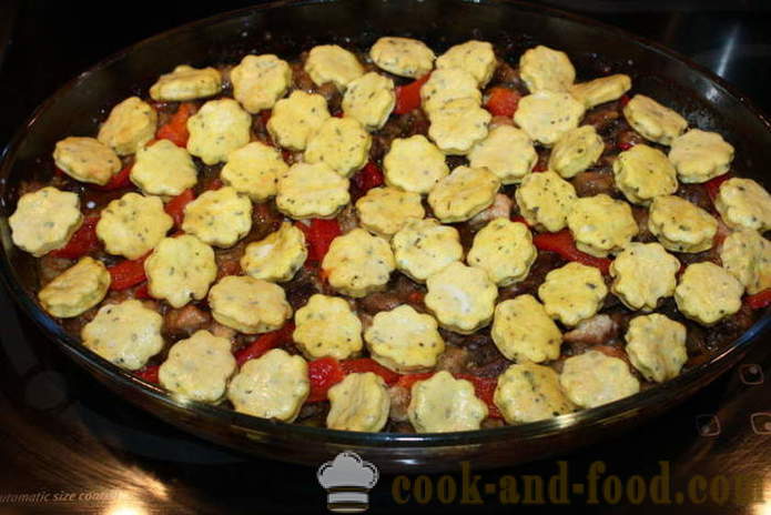Una semplice ricetta per muffin in forno - come cucinare ciambelle al forno con funghi e carne, con un passo per passo ricetta foto