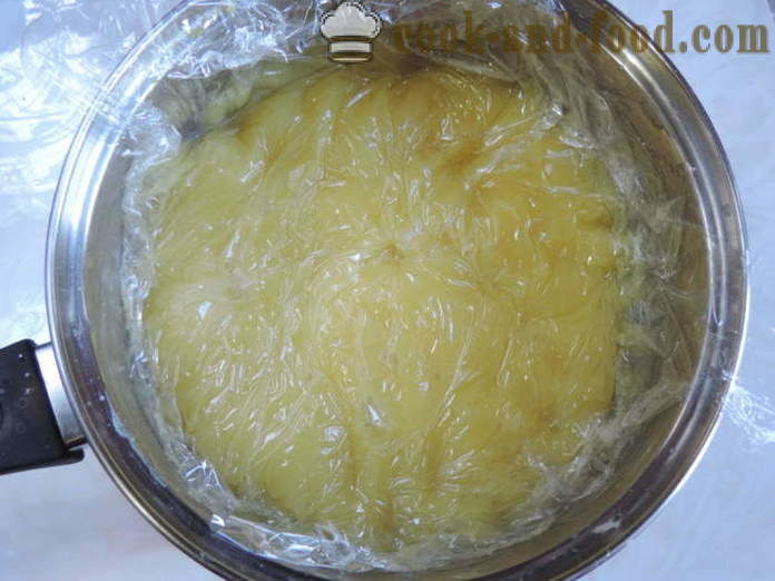 Crema pasticcera al limone con amido - come cucinare crema pasticcera fatta in casa con limone, con un passo per passo ricetta foto