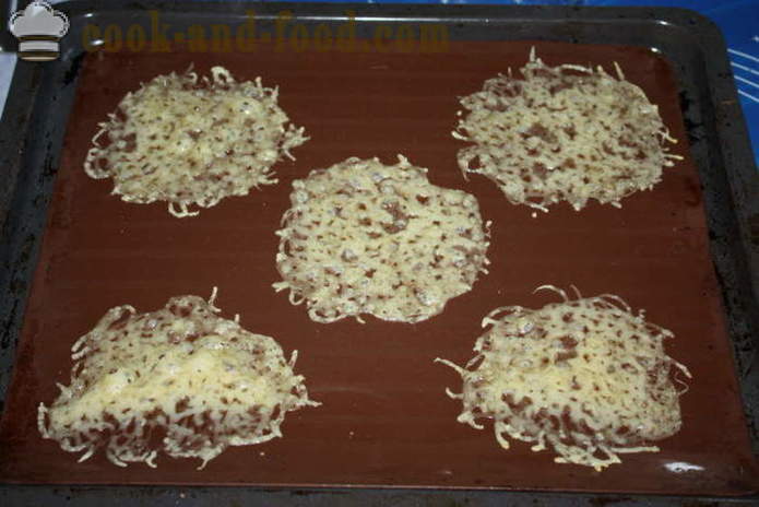 Insalata di funghi deliziosi in un cesto di formaggio - come fare cesti di formaggio di lattuga, un passo per passo ricetta foto