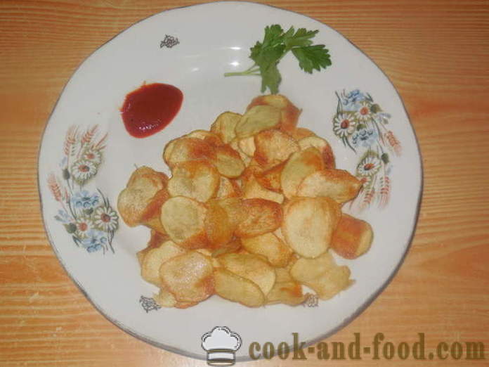 Chips di patate in una padella - Come fare le patatine fritte dalla casa, passo dopo passo le foto delle ricette