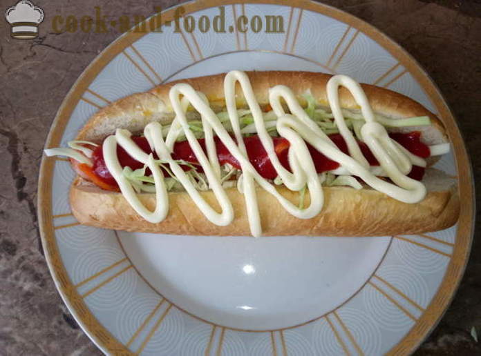 Delicious hot dog con salsiccia e verdure - Come fare un hot dog a casa, passo dopo passo le foto delle ricette