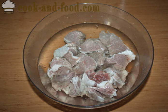 Stufato di agnello con cipolle, carote e aglio - Come cucinare un delizioso stufato di agnello, un passo per passo ricetta foto