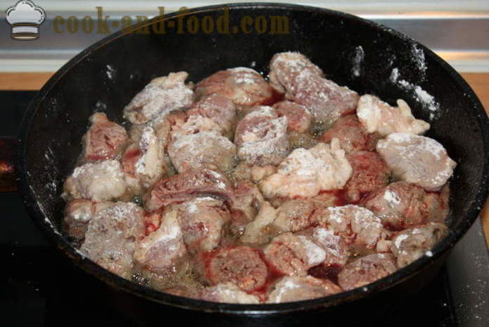 Stufato di agnello con cipolle, carote e aglio - Come cucinare un delizioso stufato di agnello, un passo per passo ricetta foto