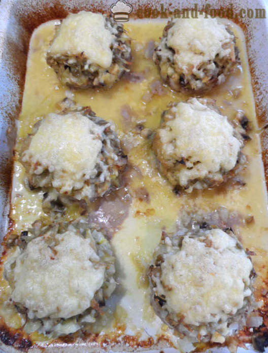 Tortini di pasta sfoglia in forno al forno con funghi e sugo - come cucinare polpette succosi in forno, con un passo per passo ricetta foto