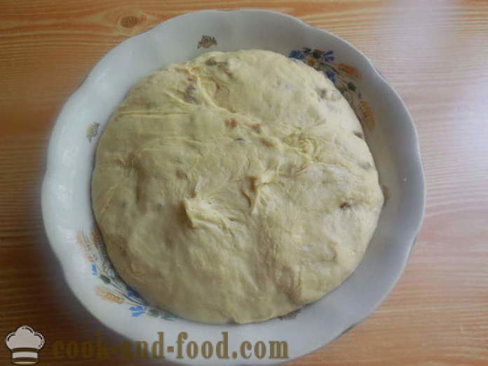 Casa pane ucraino con pancetta e lardo - come cuocere il pane nel forno per il pane in casa, passo dopo passo ricetta foto